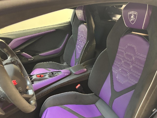 LAMBORGHINI REVUELTO 2025 Image 33