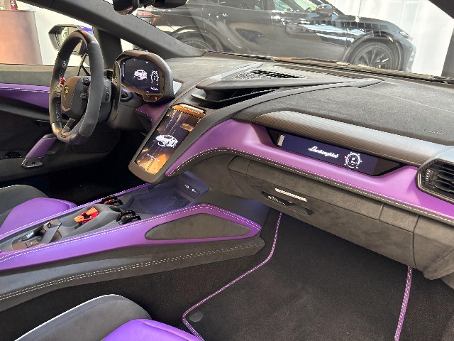 LAMBORGHINI REVUELTO 2025 Image 35