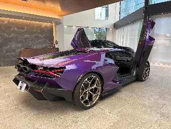 LAMBORGHINI REVUELTO 2025 Image 5