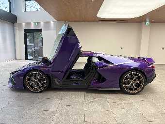 LAMBORGHINI REVUELTO 2025 Image 8