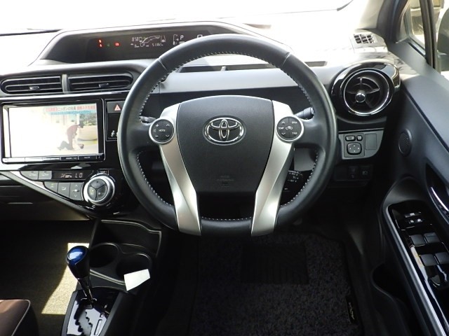 TOYOTA AQUA 2016 Image 25