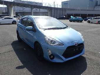 TOYOTA AQUA 2016 Image 2