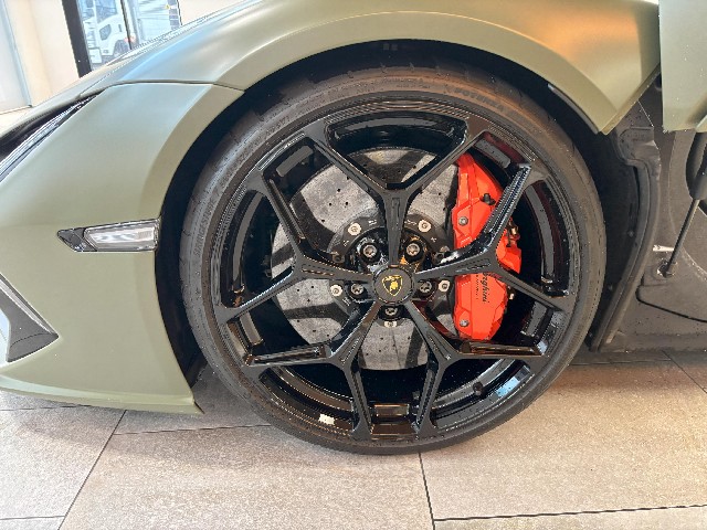 LAMBORGHINI REVUELTO 2024 Image 25