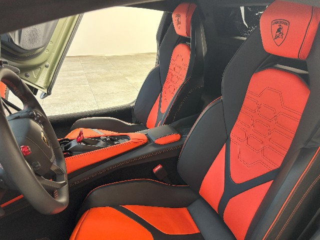 LAMBORGHINI REVUELTO 2024 Image 33