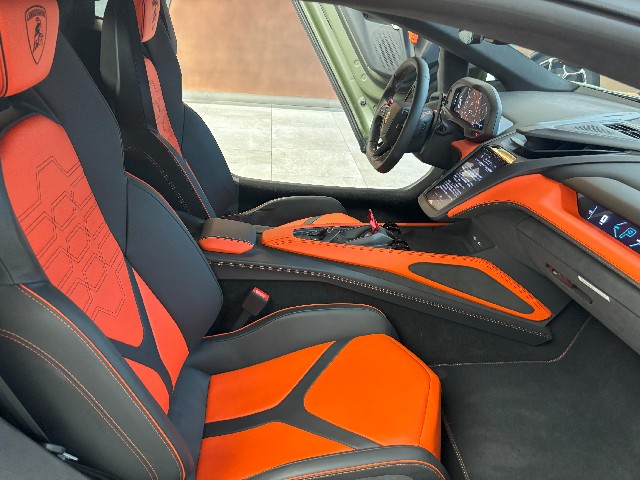 LAMBORGHINI REVUELTO 2024 Image 35