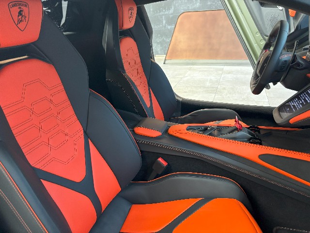LAMBORGHINI REVUELTO 2024 Image 36
