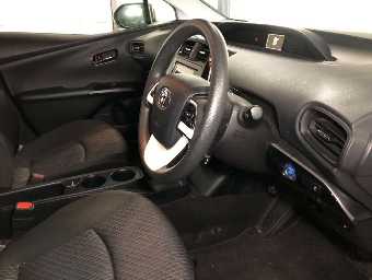 TOYOTA PRIUS 2018 Image 5