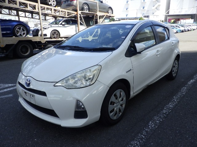TOYOTA AQUA 2013 Image 19