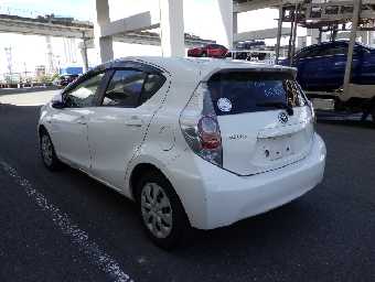 TOYOTA AQUA 2013 Image 3