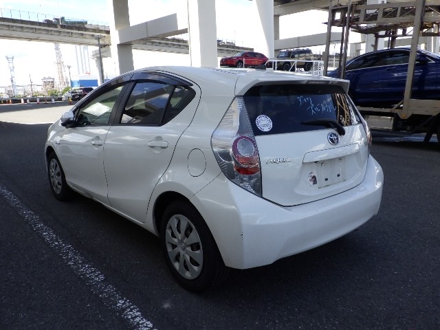 TOYOTA AQUA 2013 Image 21