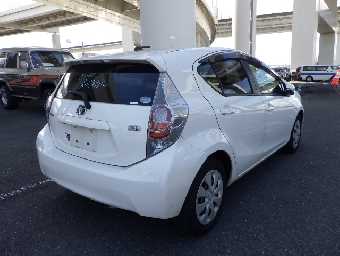 TOYOTA AQUA 2013 Image 4