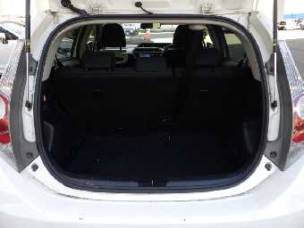 TOYOTA AQUA 2013 Image 7