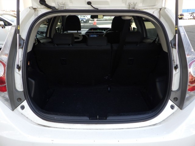 TOYOTA AQUA 2013 Image 25