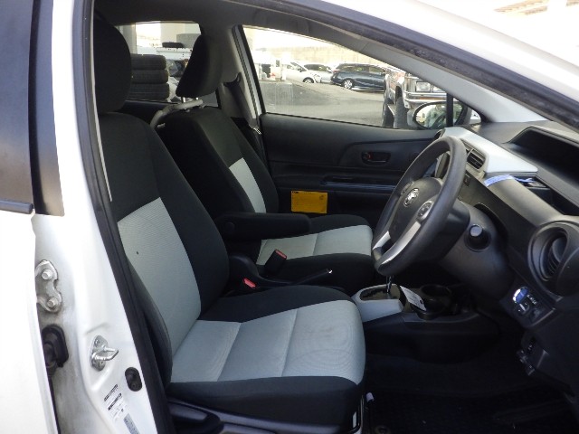 TOYOTA AQUA 2013 Image 27