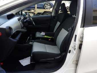 TOYOTA AQUA 2013 Image 10