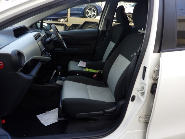 TOYOTA AQUA 2013 Image 28