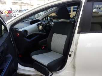 TOYOTA AQUA 2013 Image 11