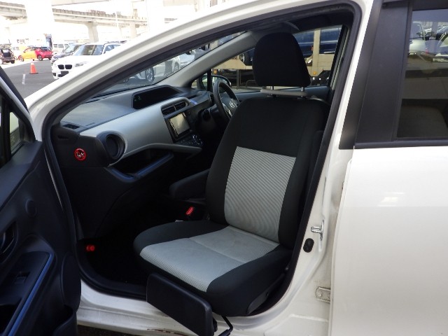 TOYOTA AQUA 2013 Image 29