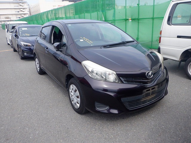 TOYOTA VITZ 2013 Image 20