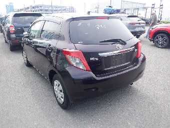 TOYOTA VITZ 2013 Image 3