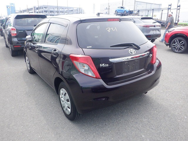 TOYOTA VITZ 2013 Image 21