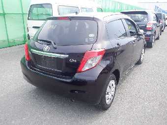 TOYOTA VITZ 2013 Image 4