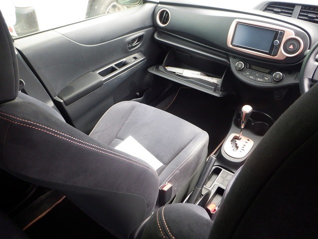 TOYOTA VITZ 2013 Image 24