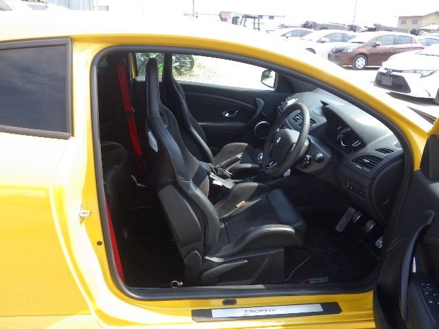 RENAULT MEGANE 2015 Image 25