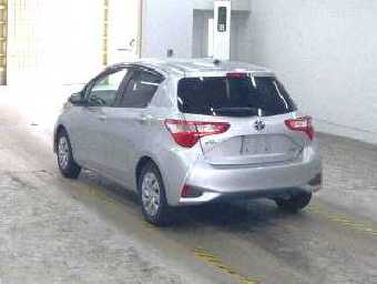 TOYOTA VITZ 2017 Image 2