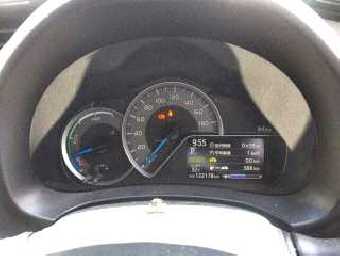 TOYOTA VITZ 2017 Image 6
