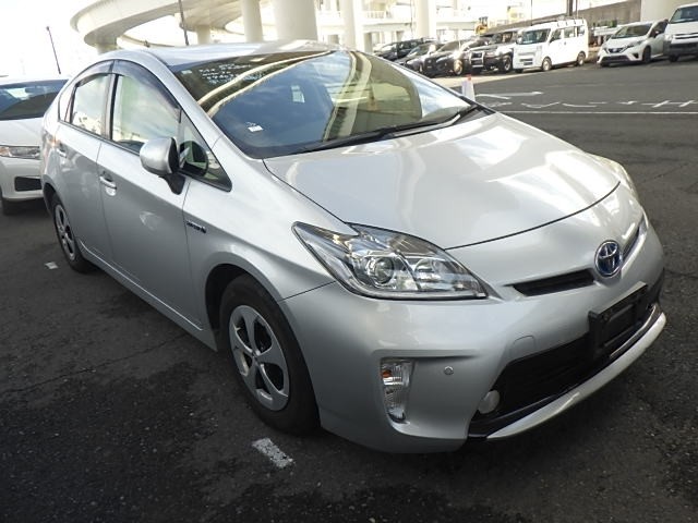TOYOTA PRIUS 2015 Image 19