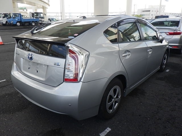 TOYOTA PRIUS 2015 Image 21