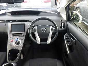 TOYOTA PRIUS 2015 Image 8