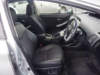 TOYOTA PRIUS 2015 Image 9