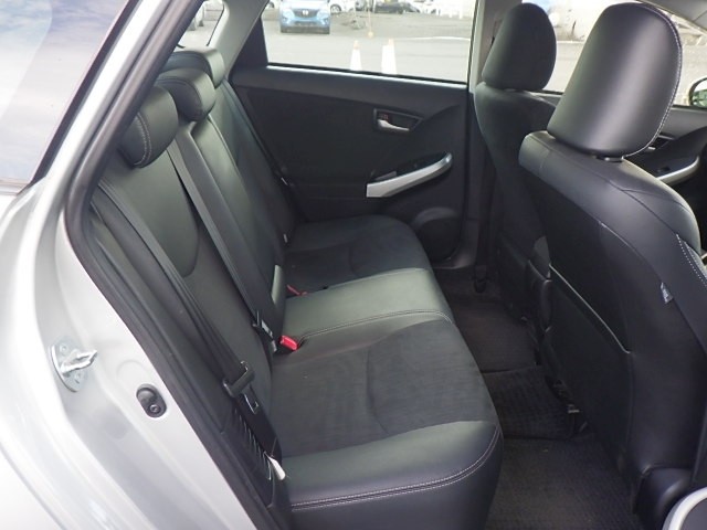 TOYOTA PRIUS 2015 Image 29