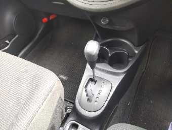 TOYOTA VITZ 2017 Image 11