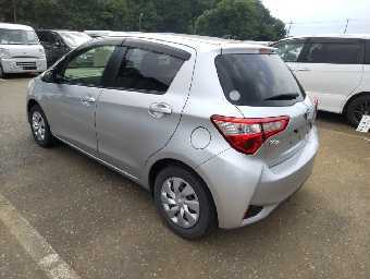 TOYOTA VITZ 2017 Image 4
