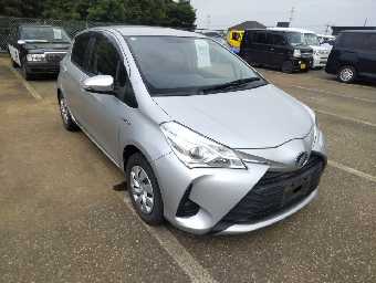 TOYOTA VITZ 2017 Image 6