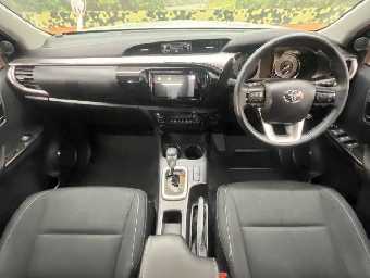 TOYOTA HILUX 4WD 2023 Image 2