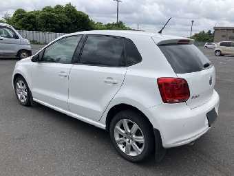 VOLKSWAGEN POLO 2012 Image 2