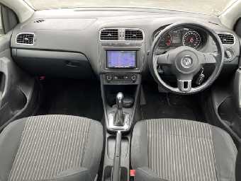VOLKSWAGEN POLO 2012 Image 3