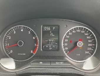 VOLKSWAGEN POLO 2012 Image 4