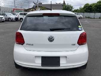 VOLKSWAGEN POLO 2012 Image 9
