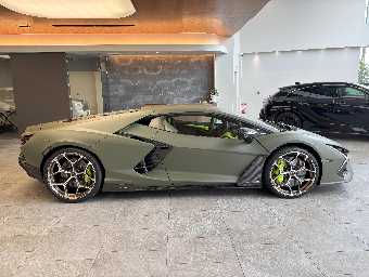 LAMBORGHINI REVUELTO 2025 Image 14