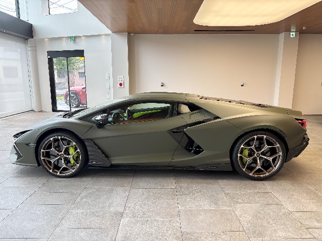 LAMBORGHINI REVUELTO 2025 Image 24