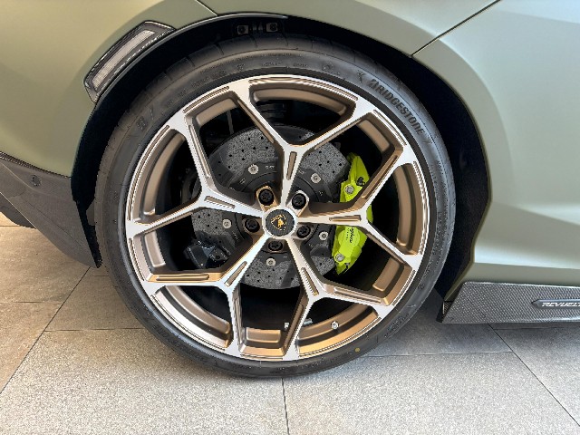 LAMBORGHINI REVUELTO 2025 Image 27