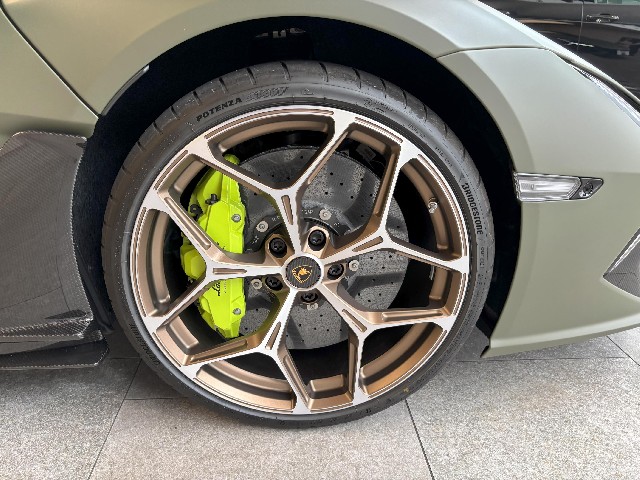 LAMBORGHINI REVUELTO 2025 Image 28