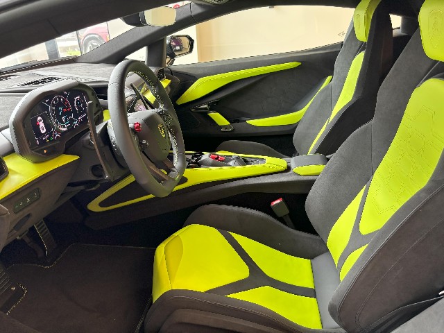LAMBORGHINI REVUELTO 2025 Image 34