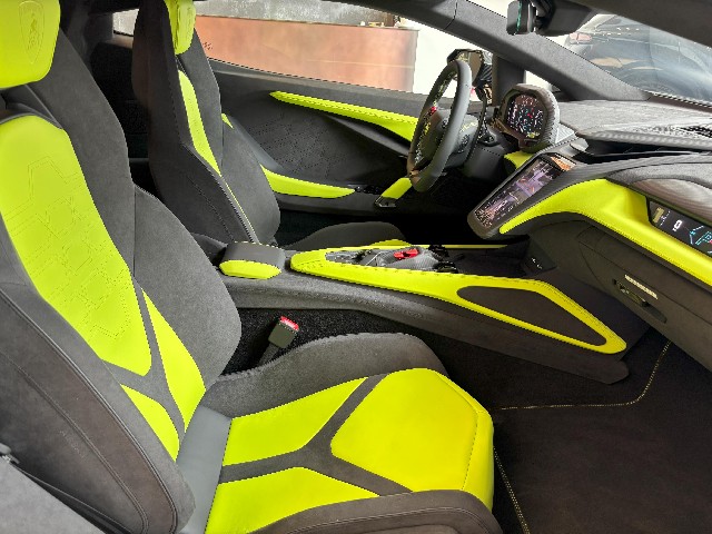 LAMBORGHINI REVUELTO 2025 Image 37