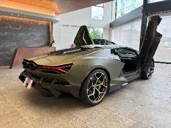 LAMBORGHINI REVUELTO 2025 Image 5